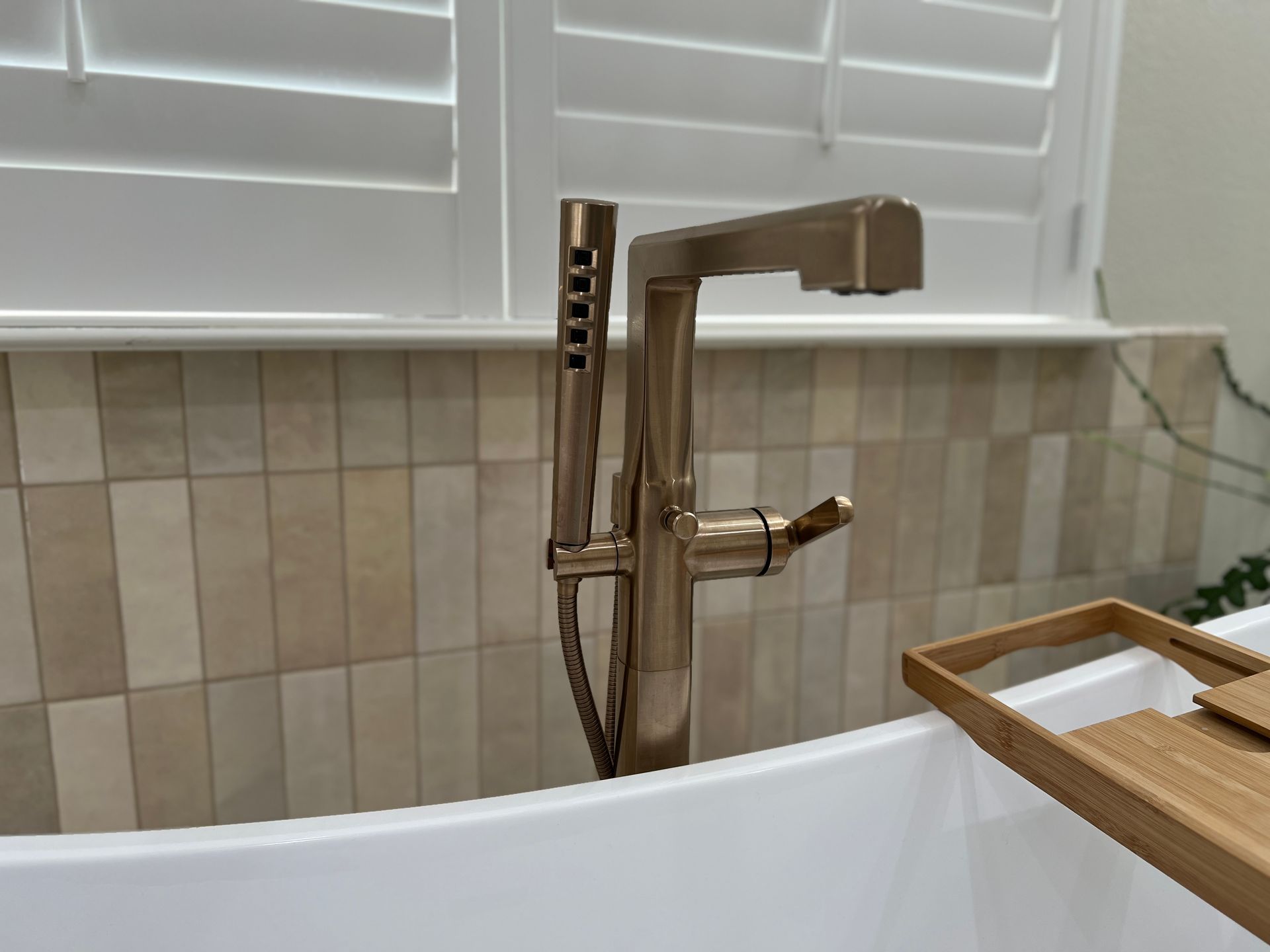 Workon Construction standing tub fixture