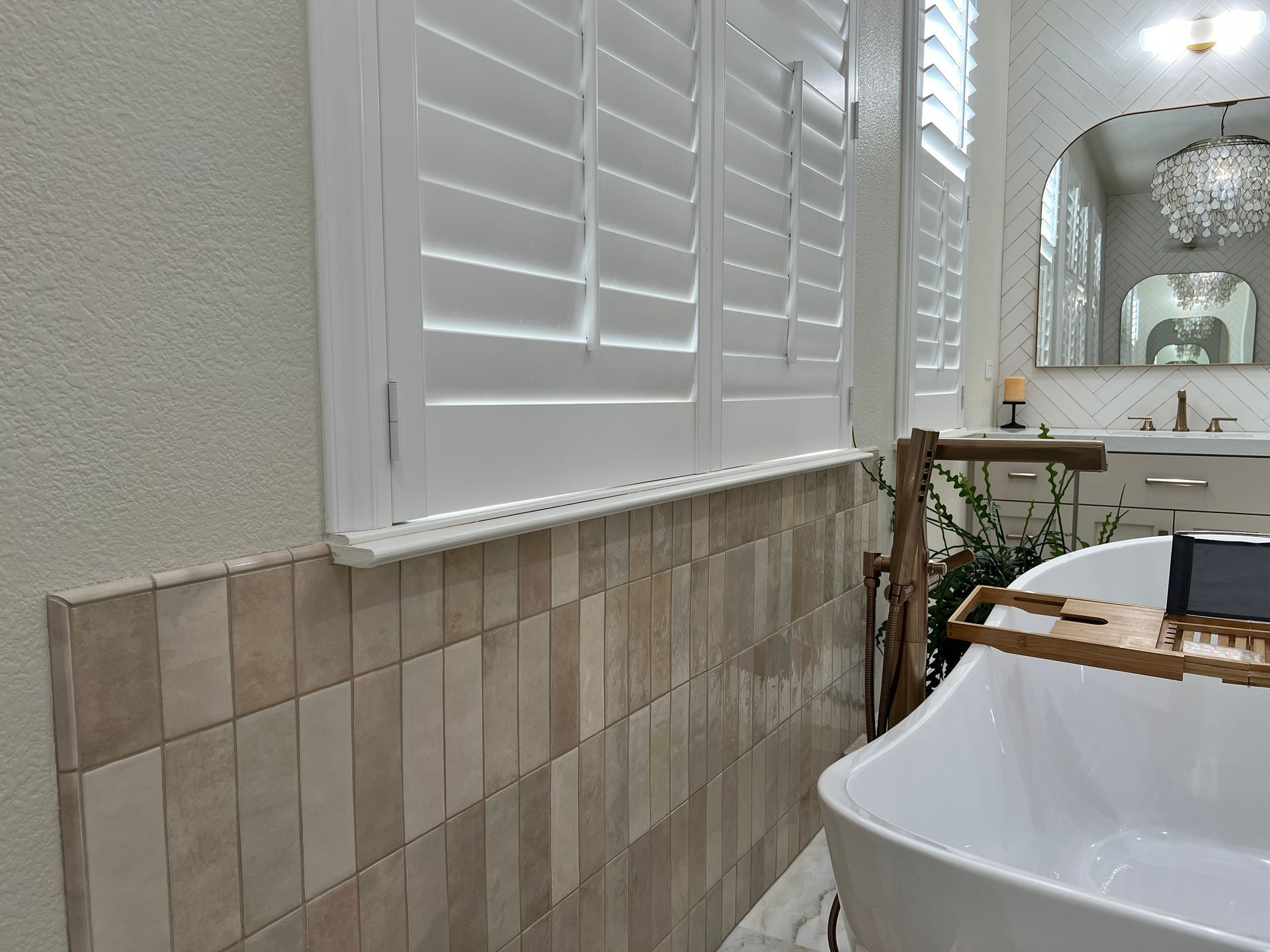 Workon Construction standing tub tile backsplash detail