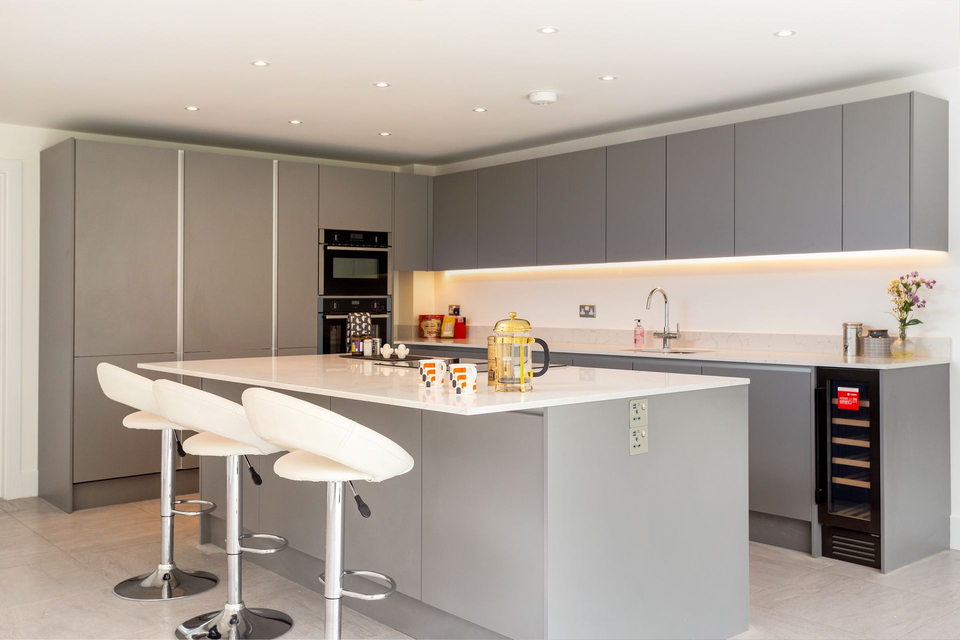 Handleless Coulsdon Dust Grey (Cousldon) By Foxbury Homes Ltd