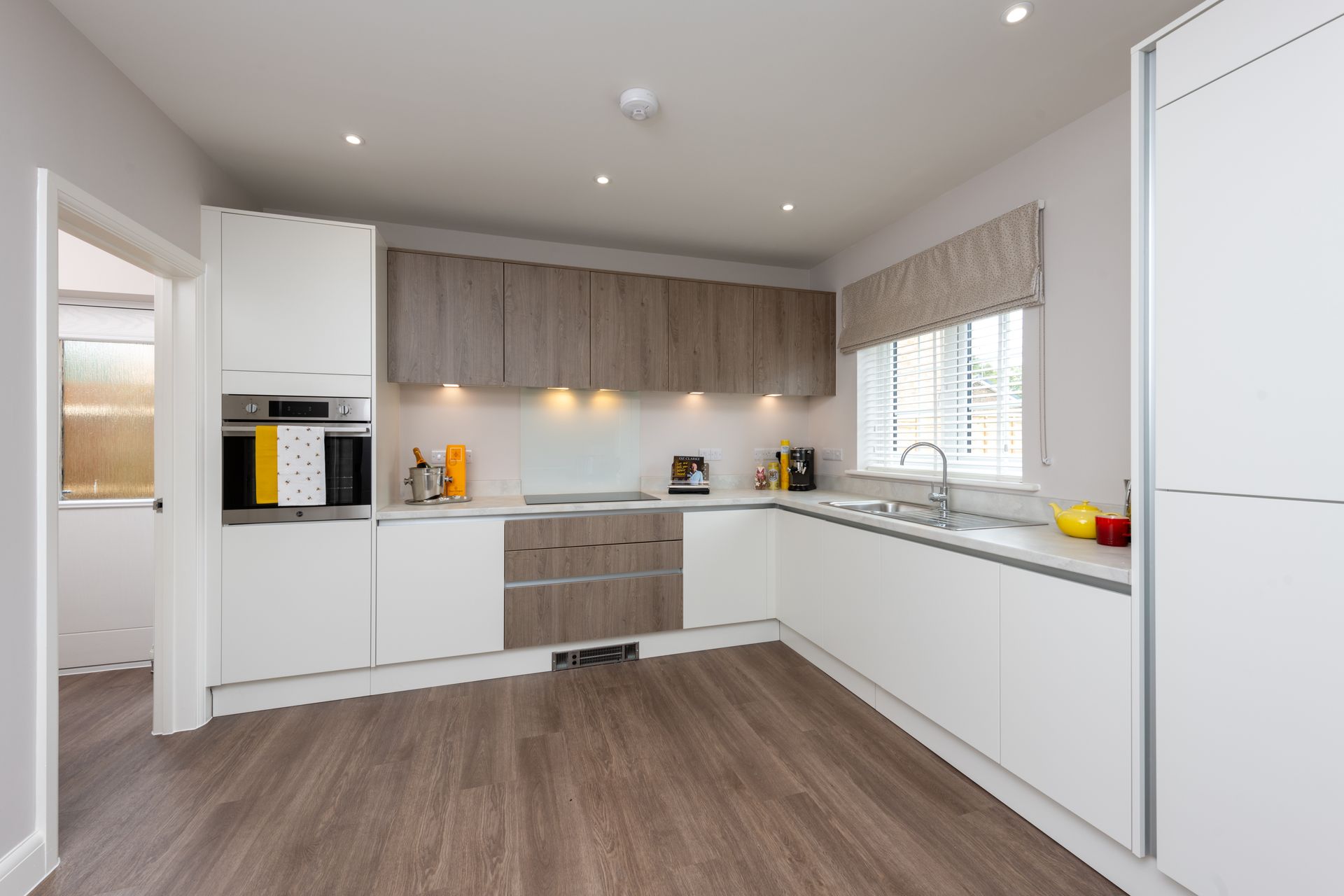 Porter Matt White & Coulsdon Vintage Oak (West Sussex) By MJH Homes Ltd