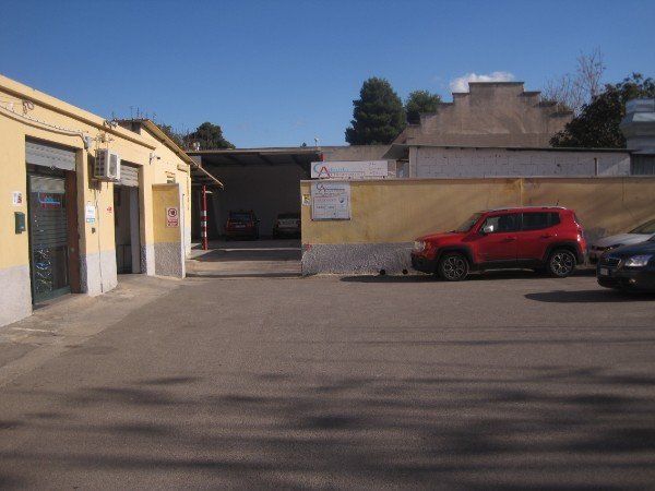 Parcheggio di un'officina