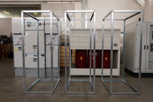 Assemblaggio cabine elettriche