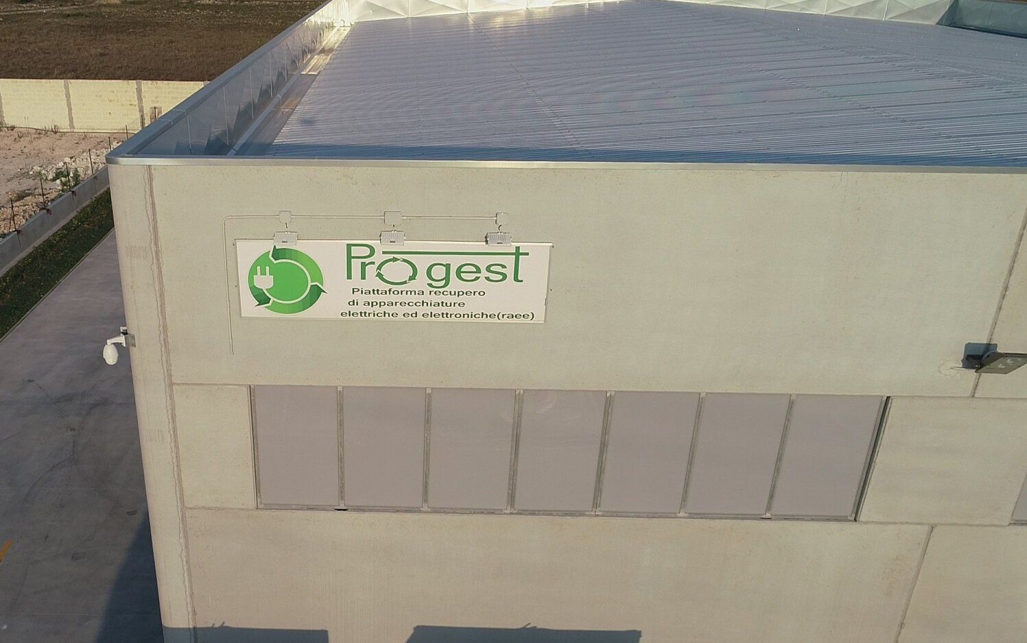 società cooperativa per la raccolta e lo smaltimento di rifiuti elettronici