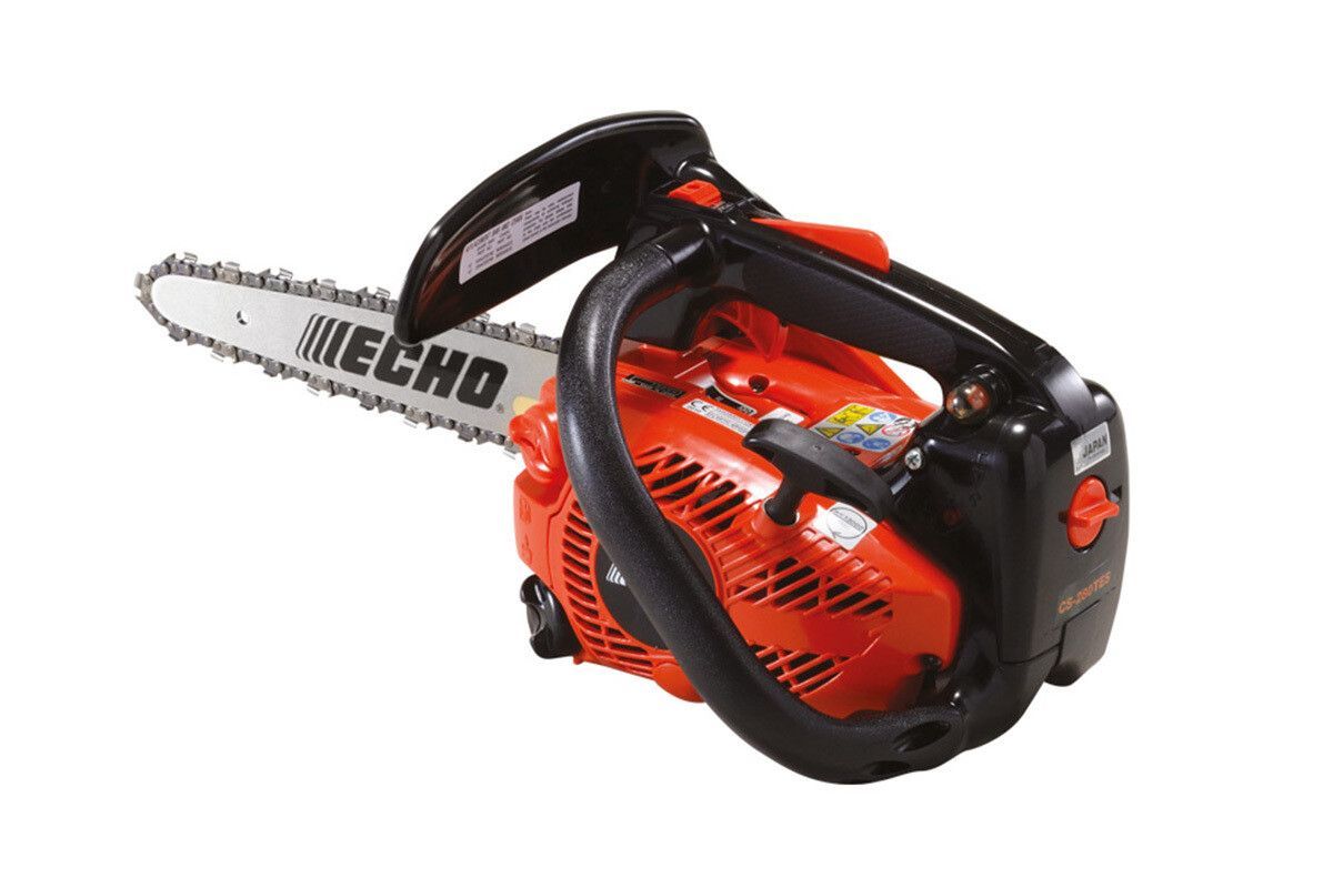 Una motosega Echo è raffigurata su uno sfondo bianco.
