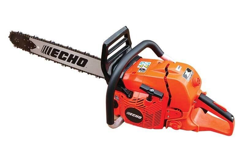 Una motosega Echo è raffigurata su uno sfondo bianco.