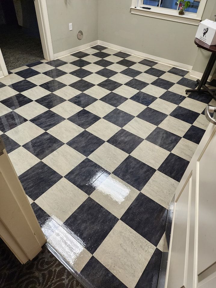 A black and white checkered floor in a room
