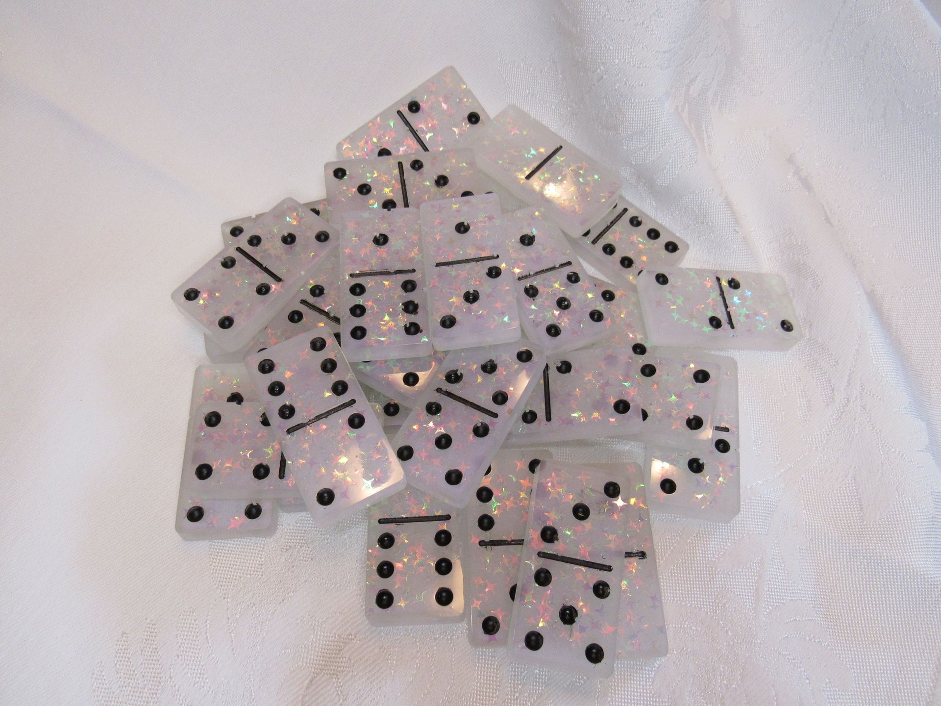 Holographic Star Dominoes