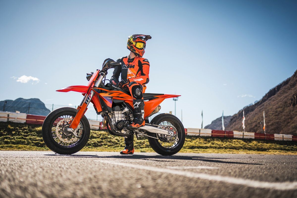 DEFINIERT NEUE GRENZEN - DIE KTM 450 SMR DES MODELLJAHRES 2026