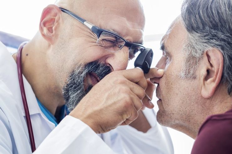 Controllo specialistico della cornea