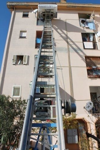 particolare di una scala aerea