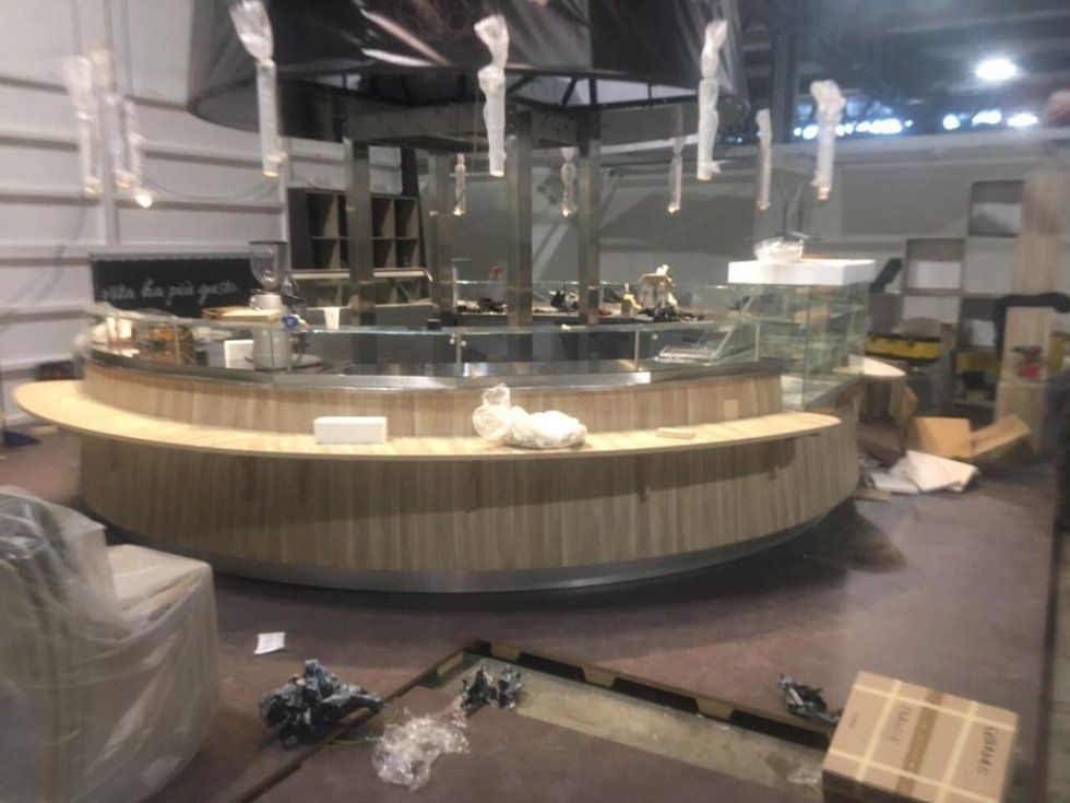 allestimento bancone bar temporaneo