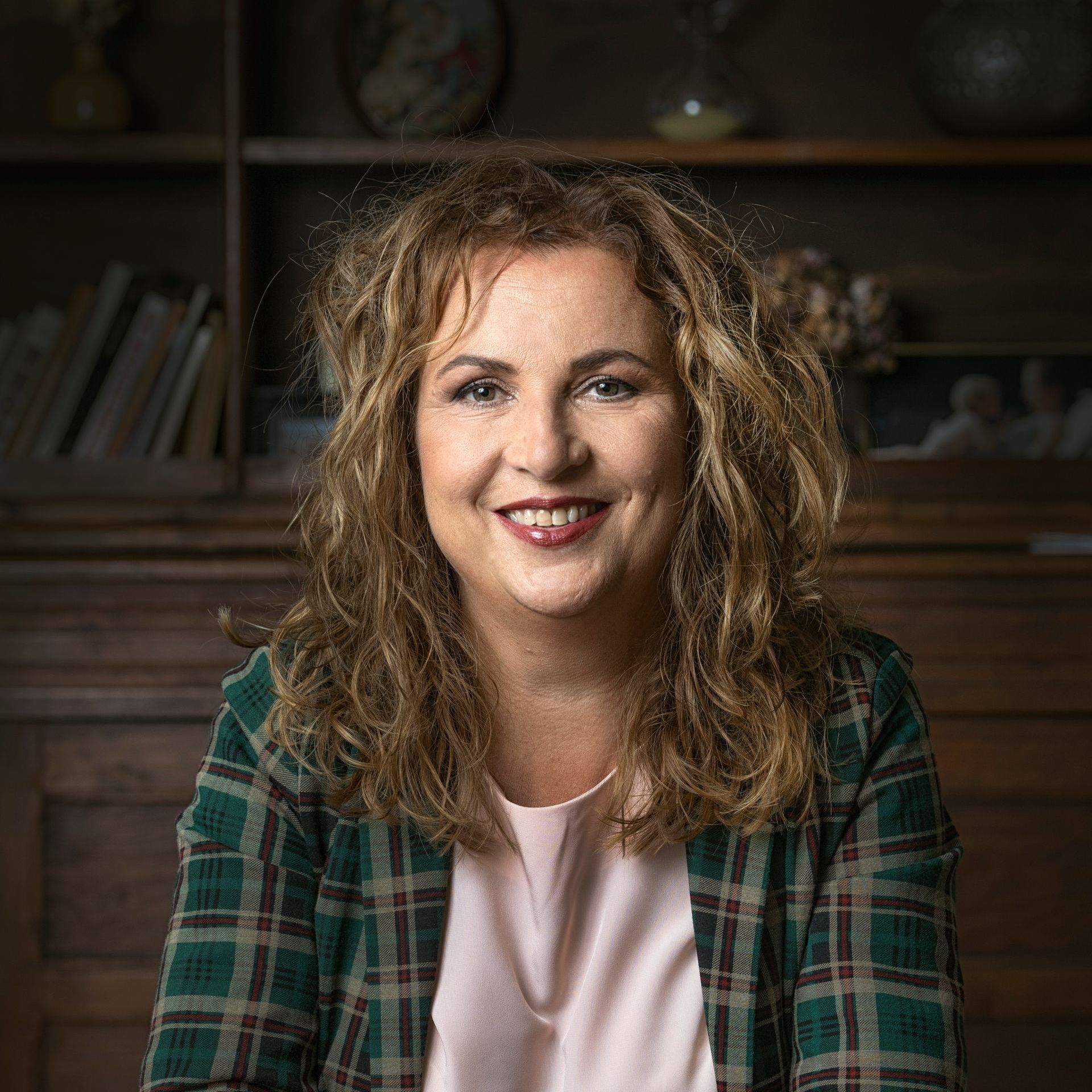Via de boekenwereld-tamtam kwam Bianca Bartels bij ons terecht. We hebben voor Brood op de plank de boekpresentatie en een aantal bijzondere lezingen georganiseerd.