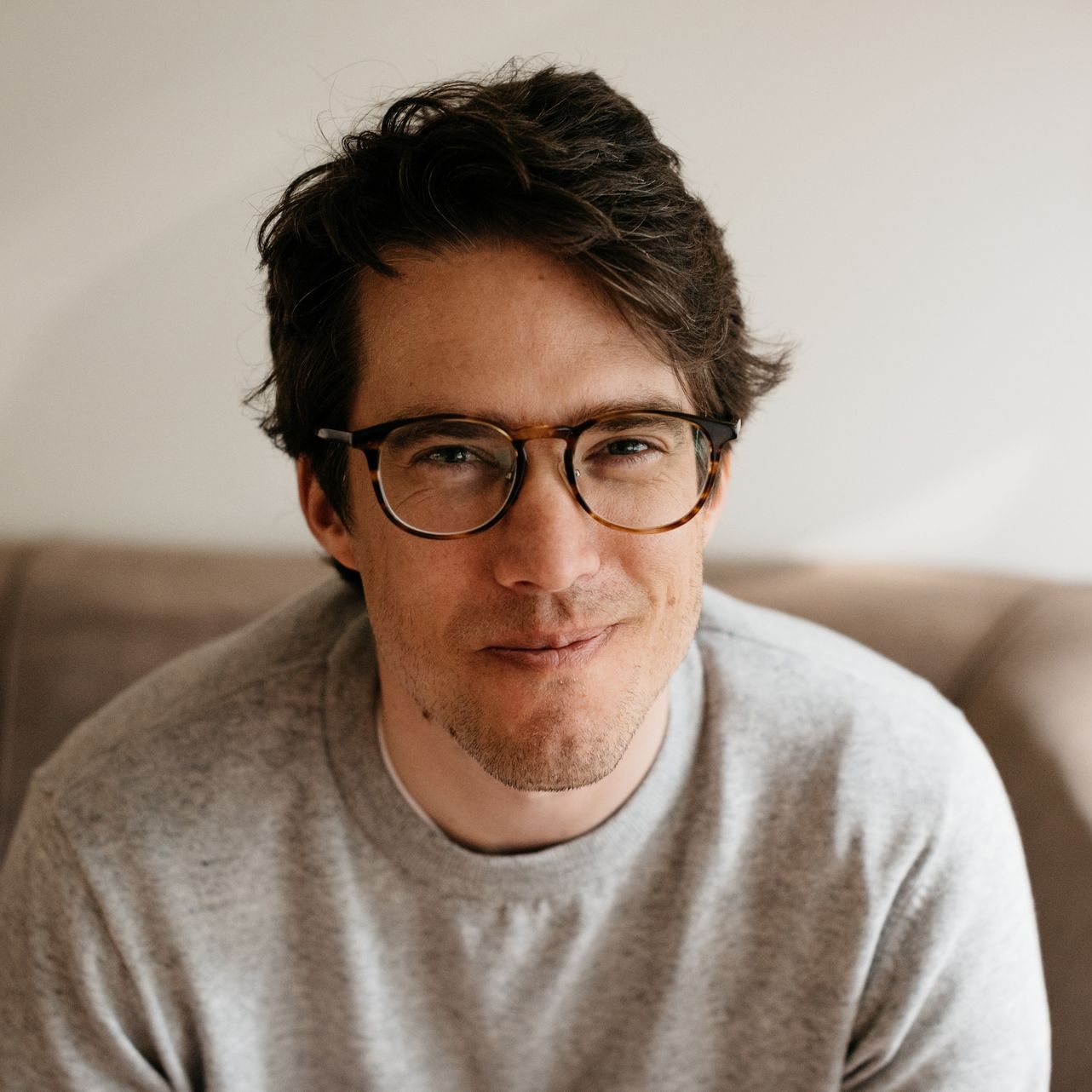 Floris de Klerk is naar mij doorverwezen door zijn schrijfcoach. Hij schreef een bijzonder manuscript, dat Millennials en Gen Z zeker zal aanspreken. Hij is zelf coach. Ik heb een goed gevoel bij het vinden van een uitgever!