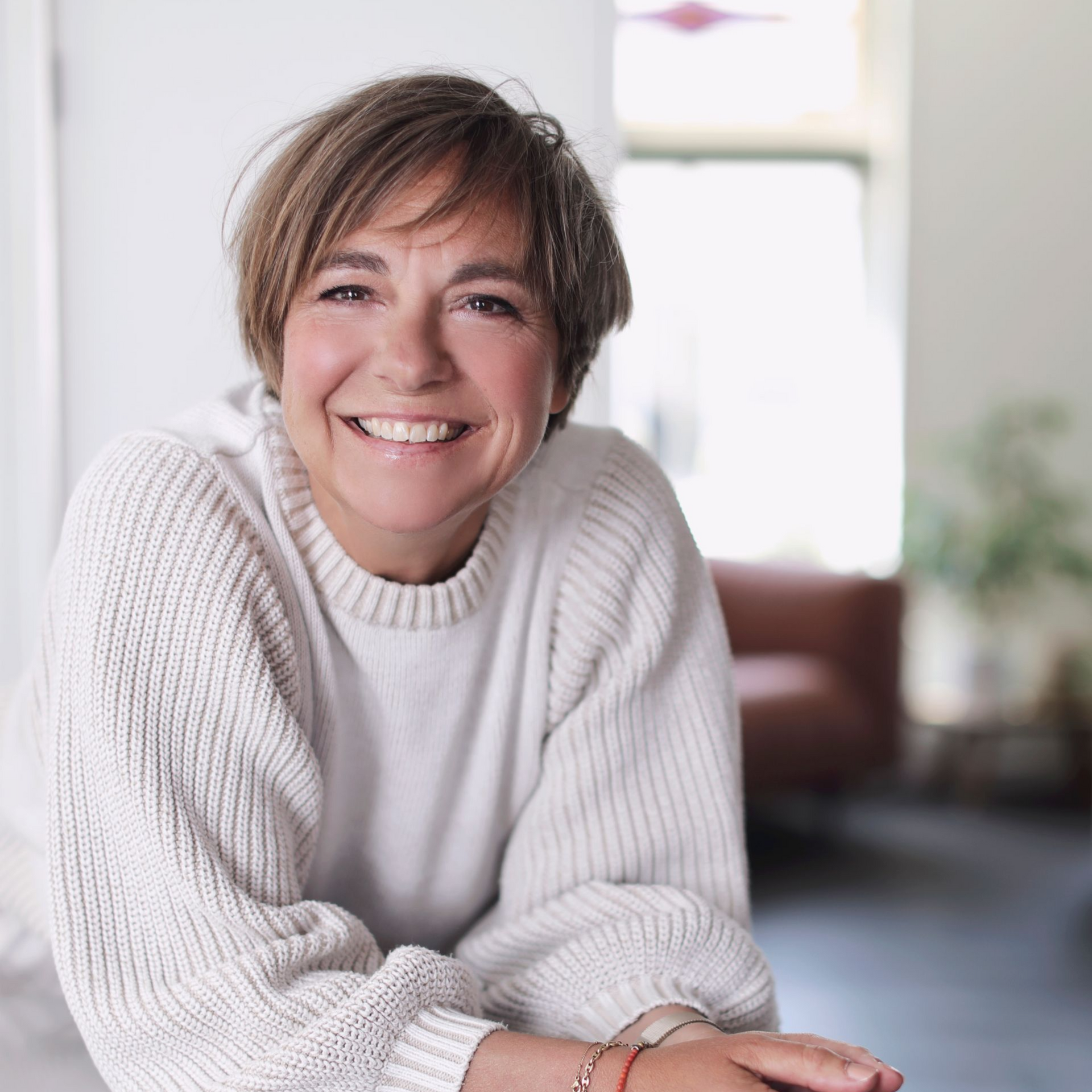 Dorien verkocht haar debuutroman Totem op een boekenmarkt waar een collega auteur haar vertelde over onze social mediatraining. Ze zocht contact en er was direct een klik. 