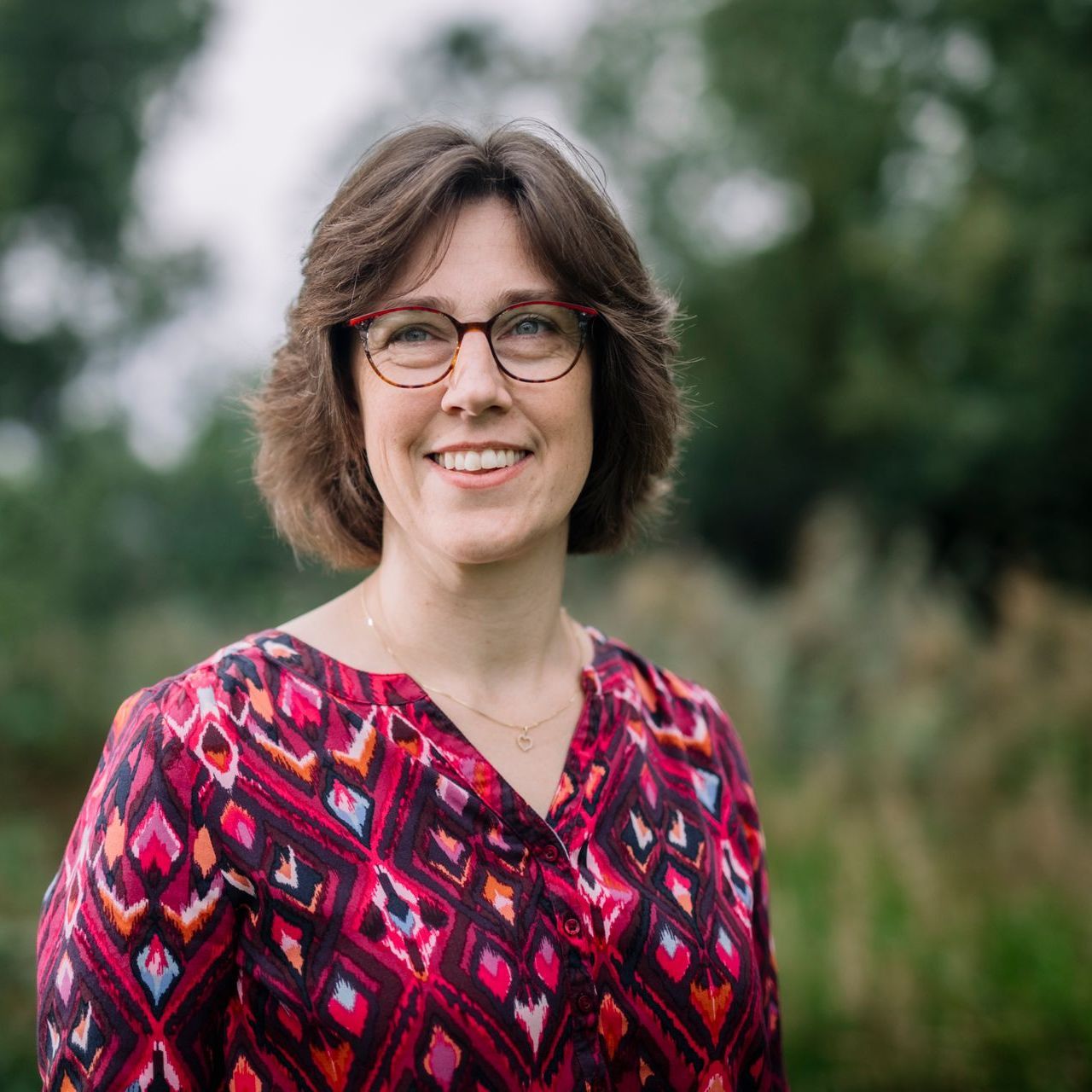 Hannelore van Otterloo is de hoofdpersoon het boek Hannelore, het meisje uit de sekte van Frank Krake. 