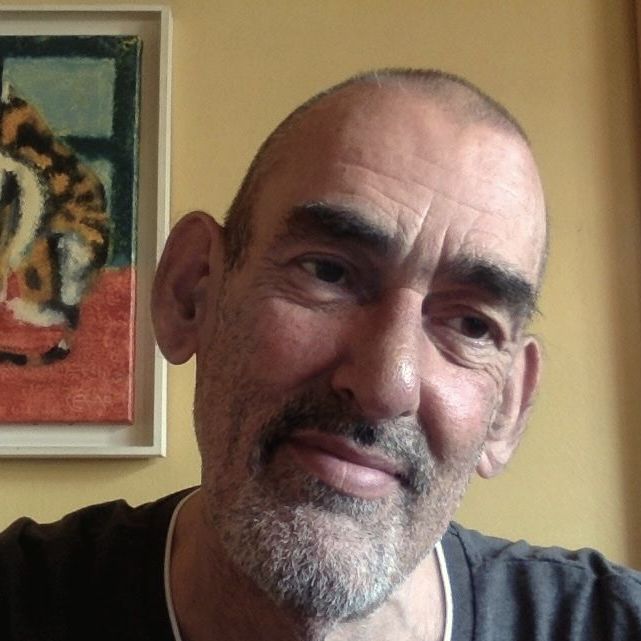 Brusselaar, of eerder Europeaan Jan Vander Laenen weet zich gewaardeerd in Italie, Frankrijk en de VS. In het Nederlands taalgebied hebben we Jans oorspronkelijke, vaak liederlijke verhalen in de voor hem zo kenmerkende stijl en taal onderdak kunnen brengen bij Uitgevrij Ambilicious.