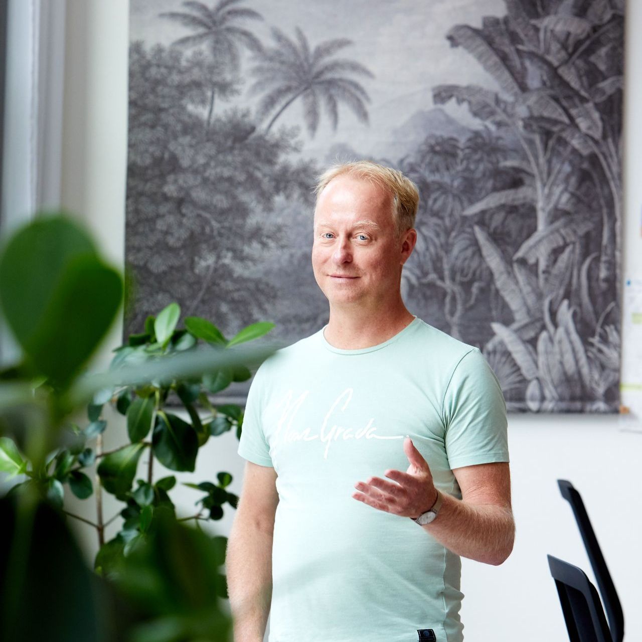 Marius Appelman is de oprichter van reisorganisatie Riksja Travel. In zijn boek Riksja's journey beschrijft hij hoe hij als nieuwbakken ondernemer heeft geleerd te sturen op het geluk van zichzelf en zijn medewerkers. Uitgeverij Heart Media heeft ons gevraagd om extra aandacht voor het boek te genereren.