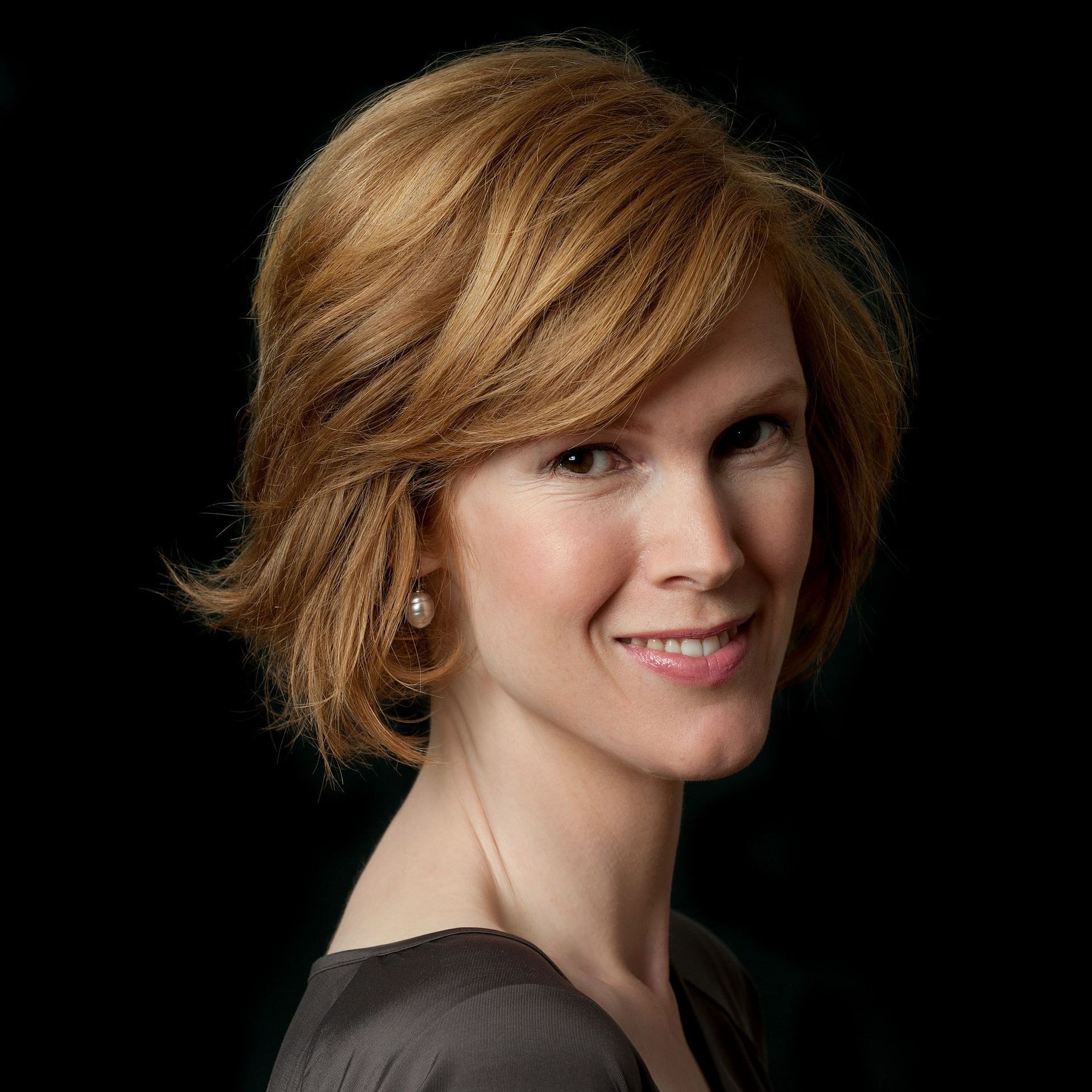  Sanne was een aantal jaar geleden op zoek naar hulp bij het aanvragen van subsidies voor haar grote schrijfproject: een biografie over kinderboekenschrijfster Els Pelgrom. Na diverse coachingsgesprekken en begeleiding bij het schrijven van de aanvragen heeft Sanne meerdere beurzen toegekend gekregen en is ze toegelaten tot een promotietraject bij Tilburg University.