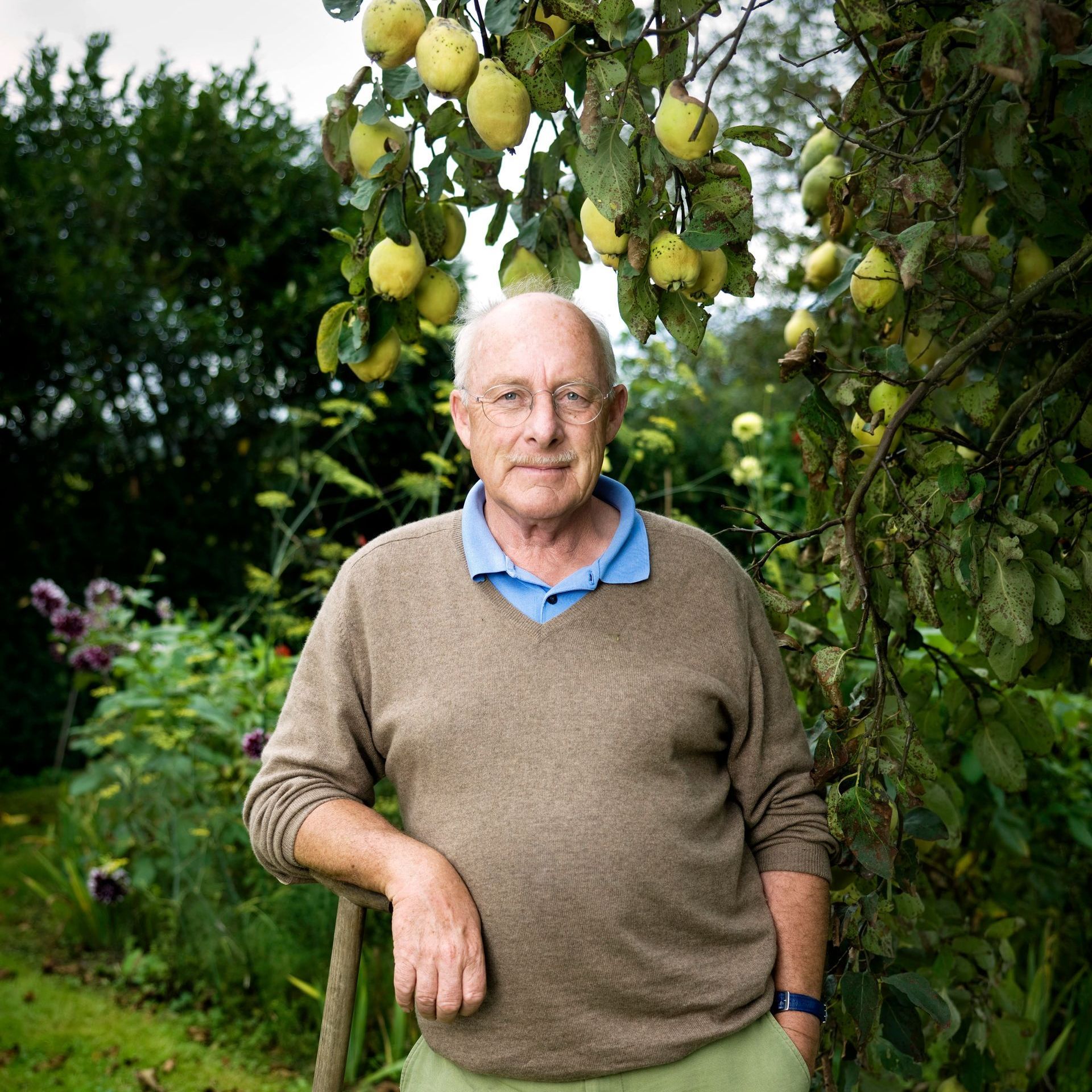 Romke van de Kaa heb ik ontmoet op Lutterzand Literair waar hij op zeer aanstekelijke wijze vertelde over zijn boeken over de natuur in onze tuin. Wij proberen Romke meer van dit soort mooie lezingen te laten geven. 