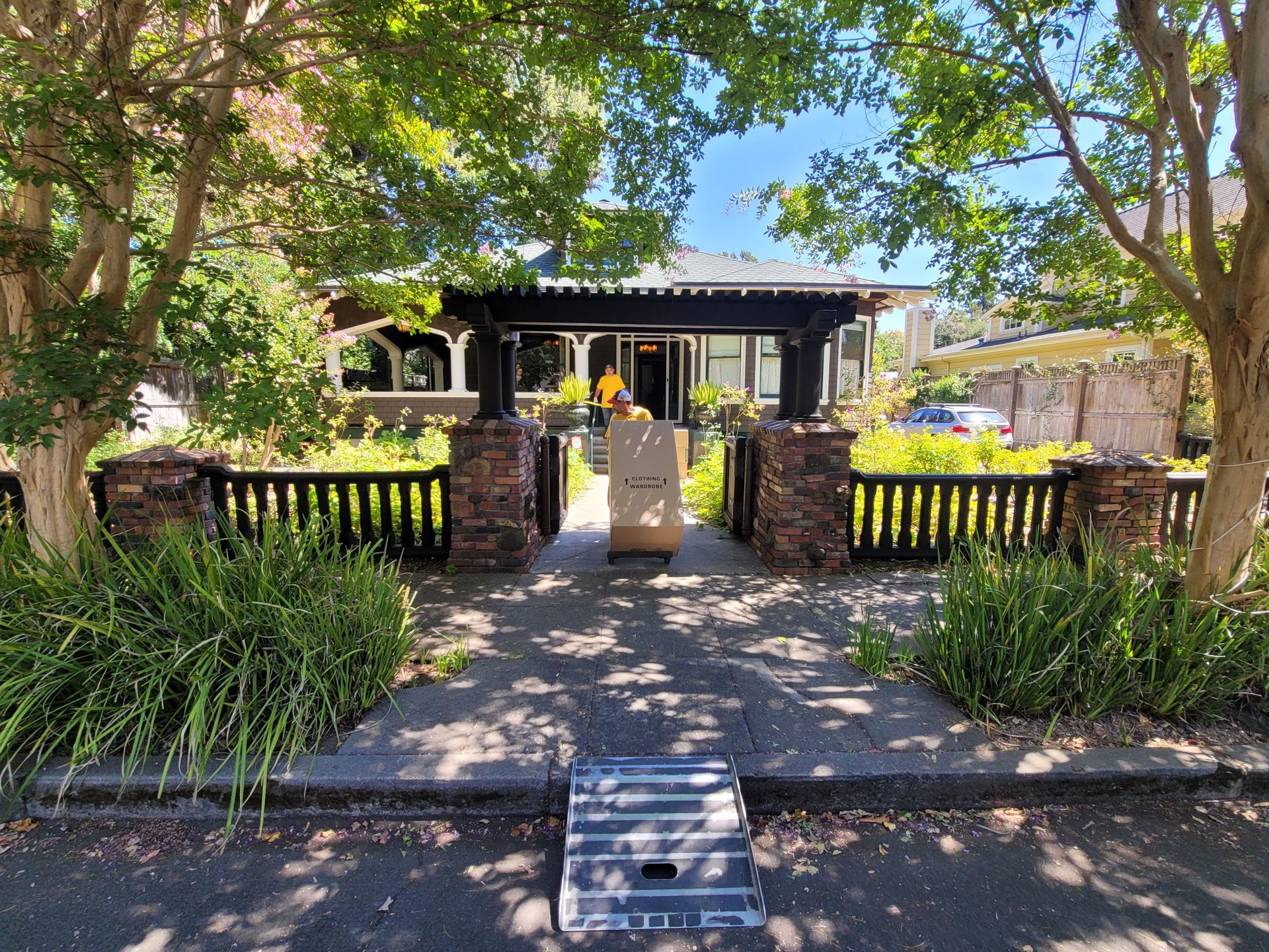 Unloading the boxes moved to new destination