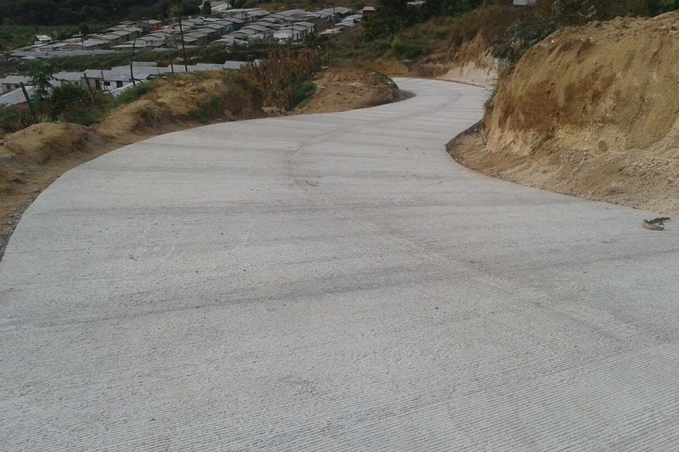 Macromix carretera recién construida