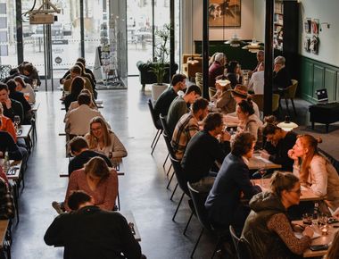 Romantische avond uit in de gemeente Woerden. Probeer de Marriage Course Woerden. Opgezet door Stichting Leen.