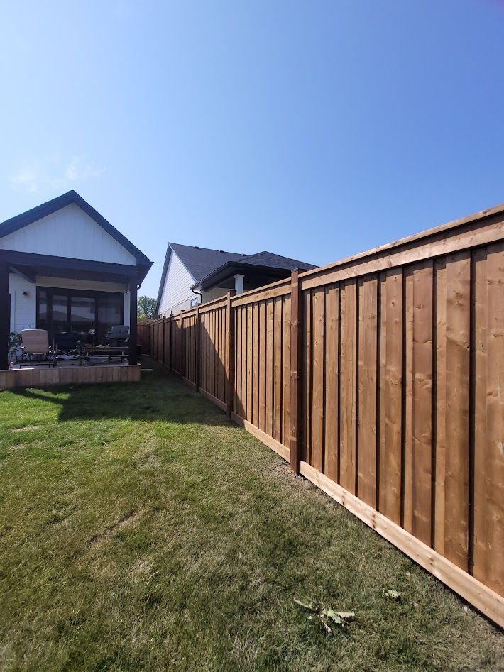 Wood fence Niagara's best fence company