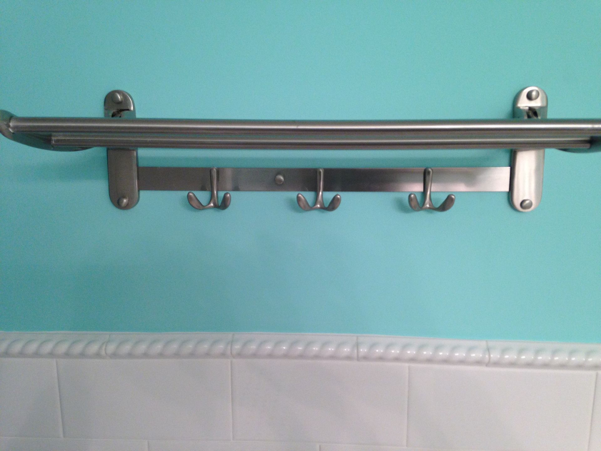 Tower Holder in A  Bathroom | Sellersburg, IN | Turnkey Builders