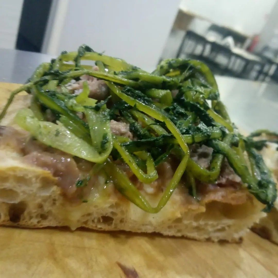 pizza con friarelli