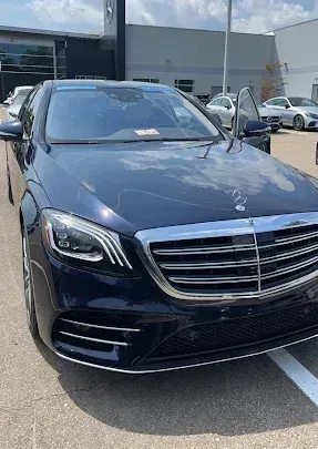Luxury vehicle windshield replacement in Livingston, LA