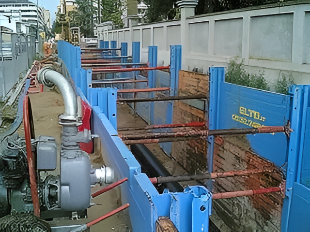 opera di scavo con palancole