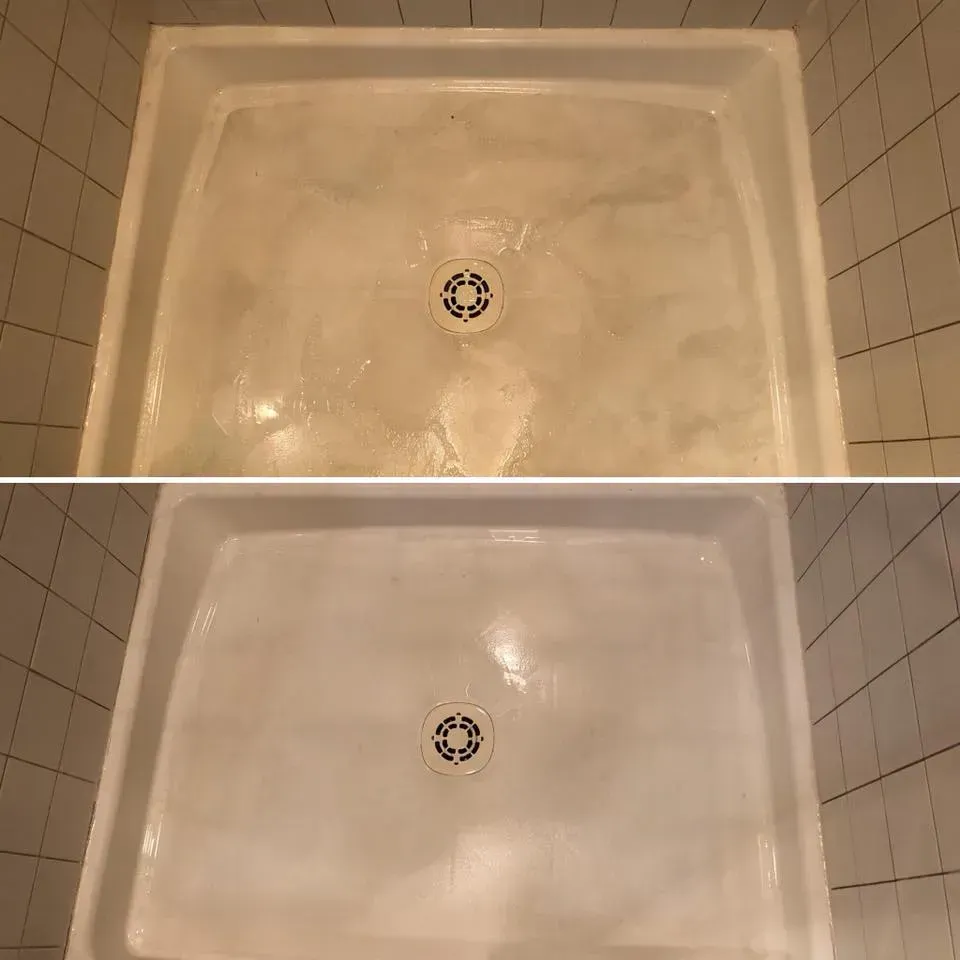 Comparison: Dirty and cleaned white shower basin. Top: stained. Bottom: pristine.