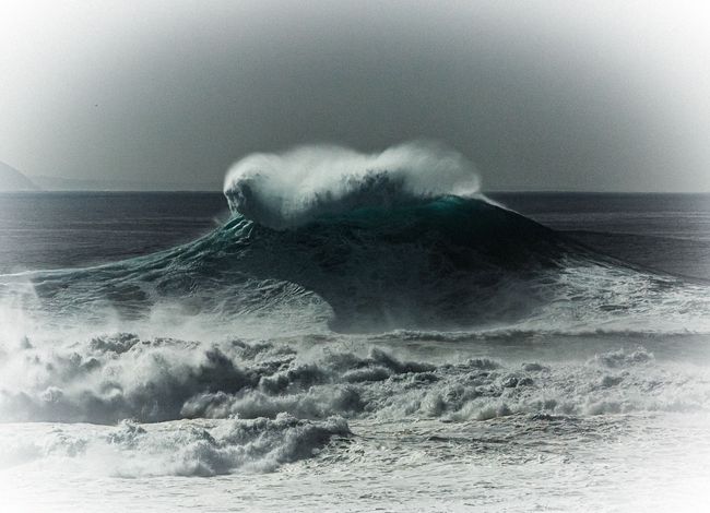 Robert Liedtke Photo Squad 711 Riesen Welle Nazare Portugal Big Wave Surfing