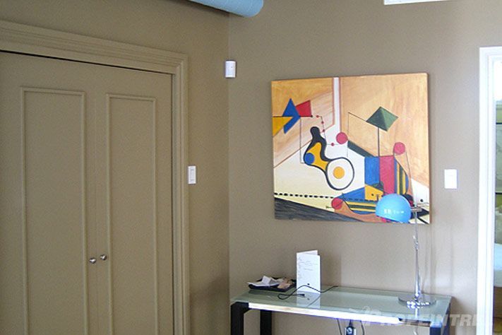 Mur d’accent taupe décoré, peint avec précision par les experts de Propeintre