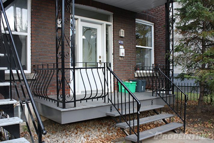 Peinture d’escalier et rampe en fer forgé avec apprêt professionnel