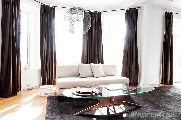 Coin lecture avec fauteuils gris – finition soignée par Propeintre