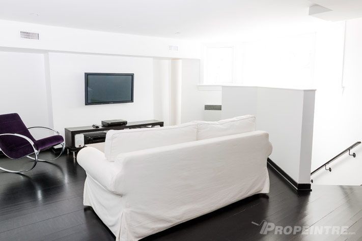 Salon moderne blanc peint par Propeintre – projet de maison de prestige