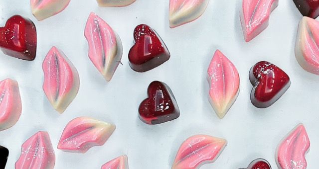 Hugs & Kisses Wedding chocolate Favours 