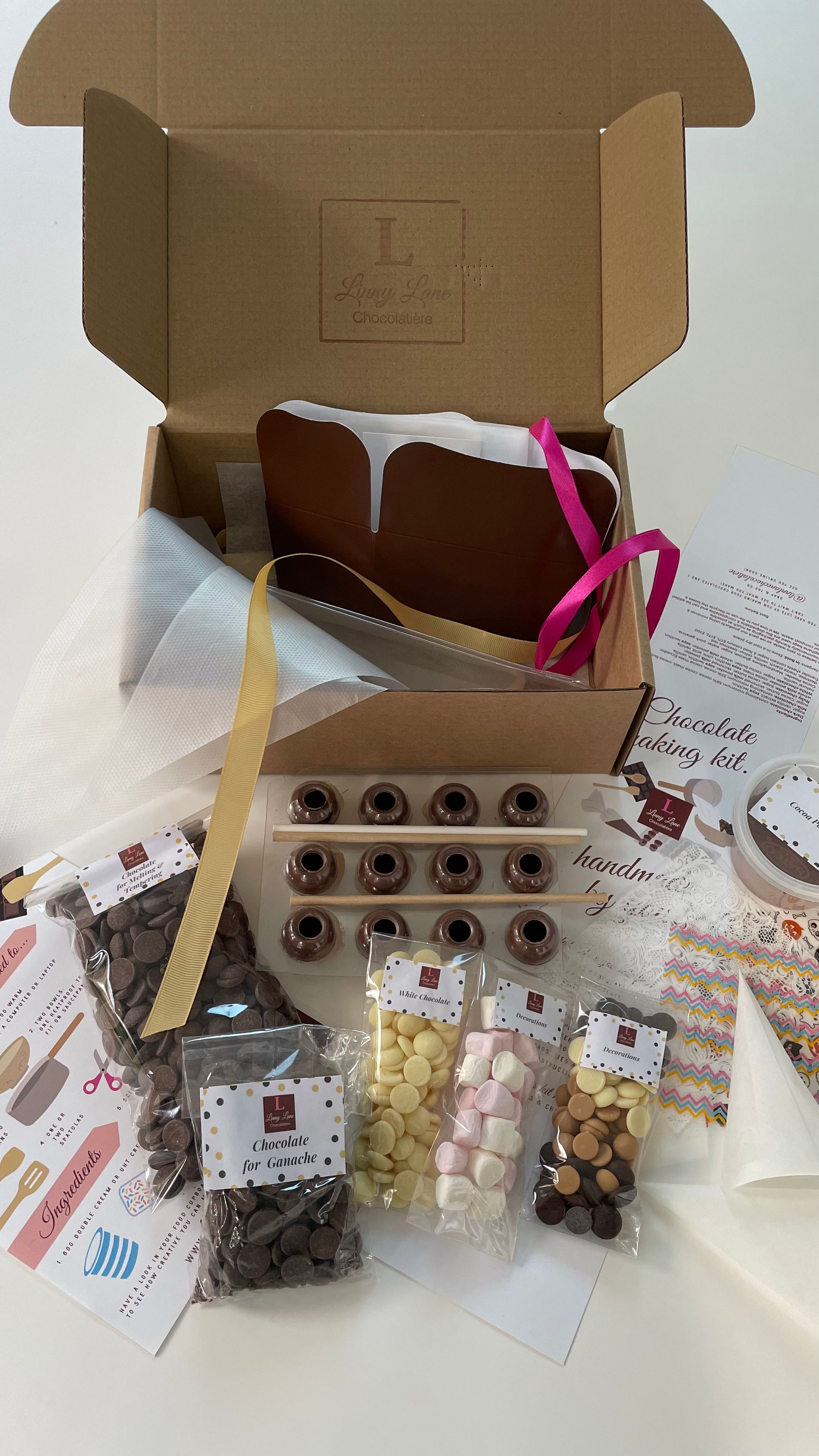 perfect gift for any budding chocolatier looking to make theri own chocolates. perfect for a party or edible birthday and christmas gift 
