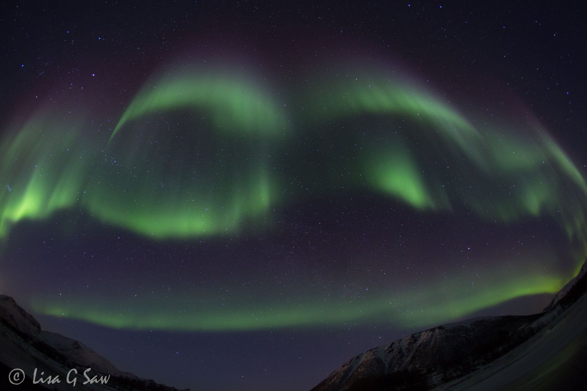 Ripples of Northern Lights with fisheye lens