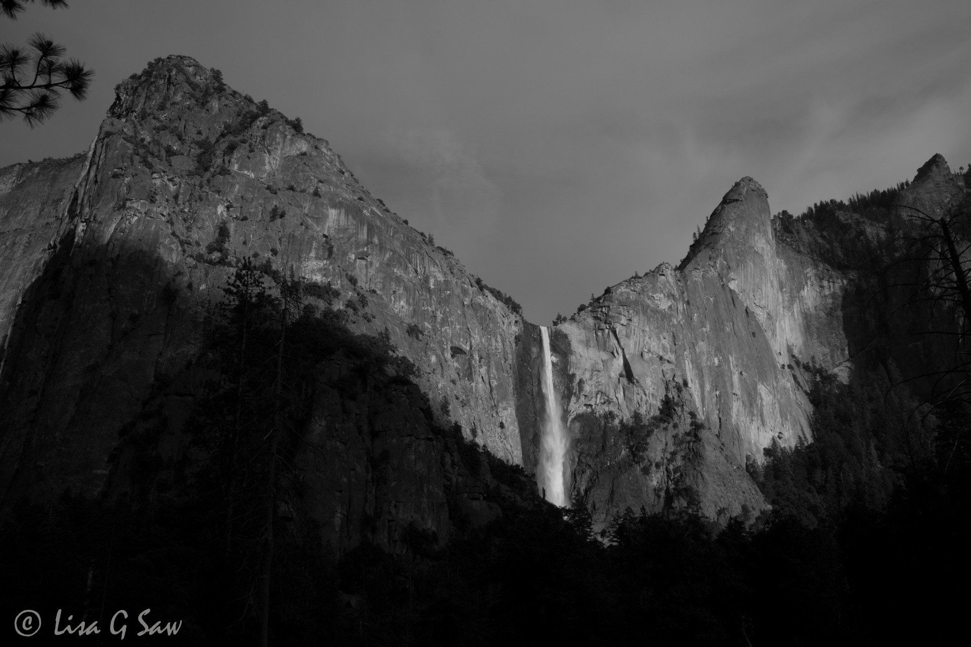 Bridalveil Falls, Yosemite National Park (black and white)