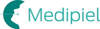 Logotipo de Medipiel, una silueta de cara verde azulado con una flecha apuntando hacia la derecha, al lado de la palabra verde azulado "Medipiel".