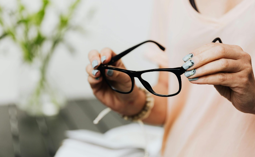 Choosing Eyewear | Eyecare Associates of Texas, P.A.