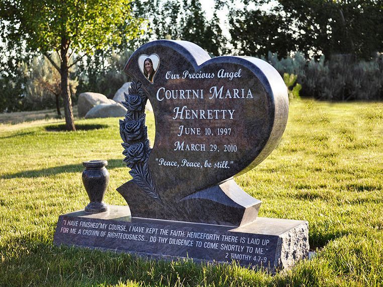 A gravestone in the shape of a heart for courtni maria henretty
