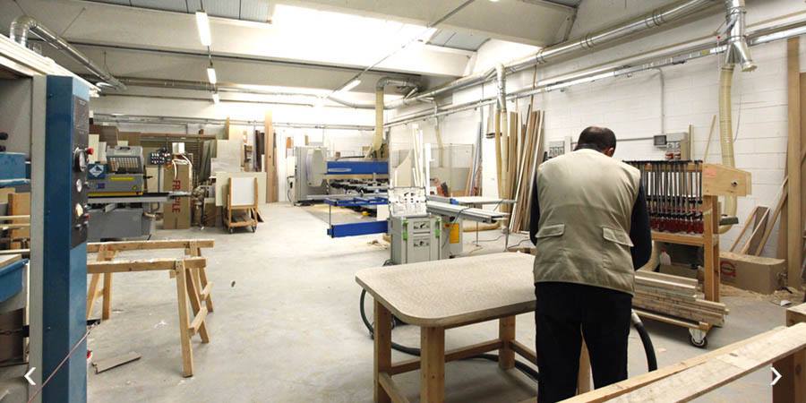 Gli interni della falegnameria