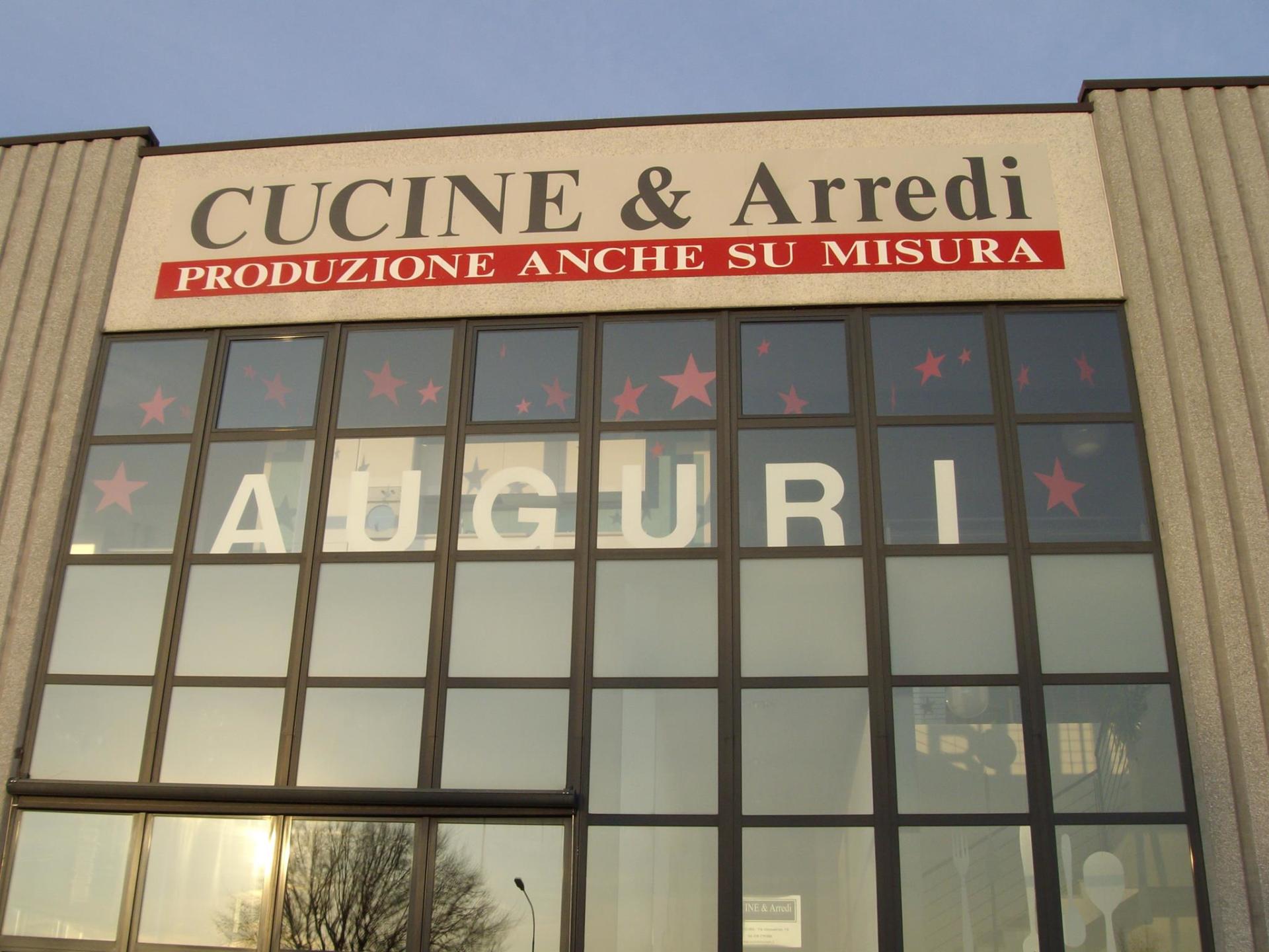 gli esterni del mobilificio