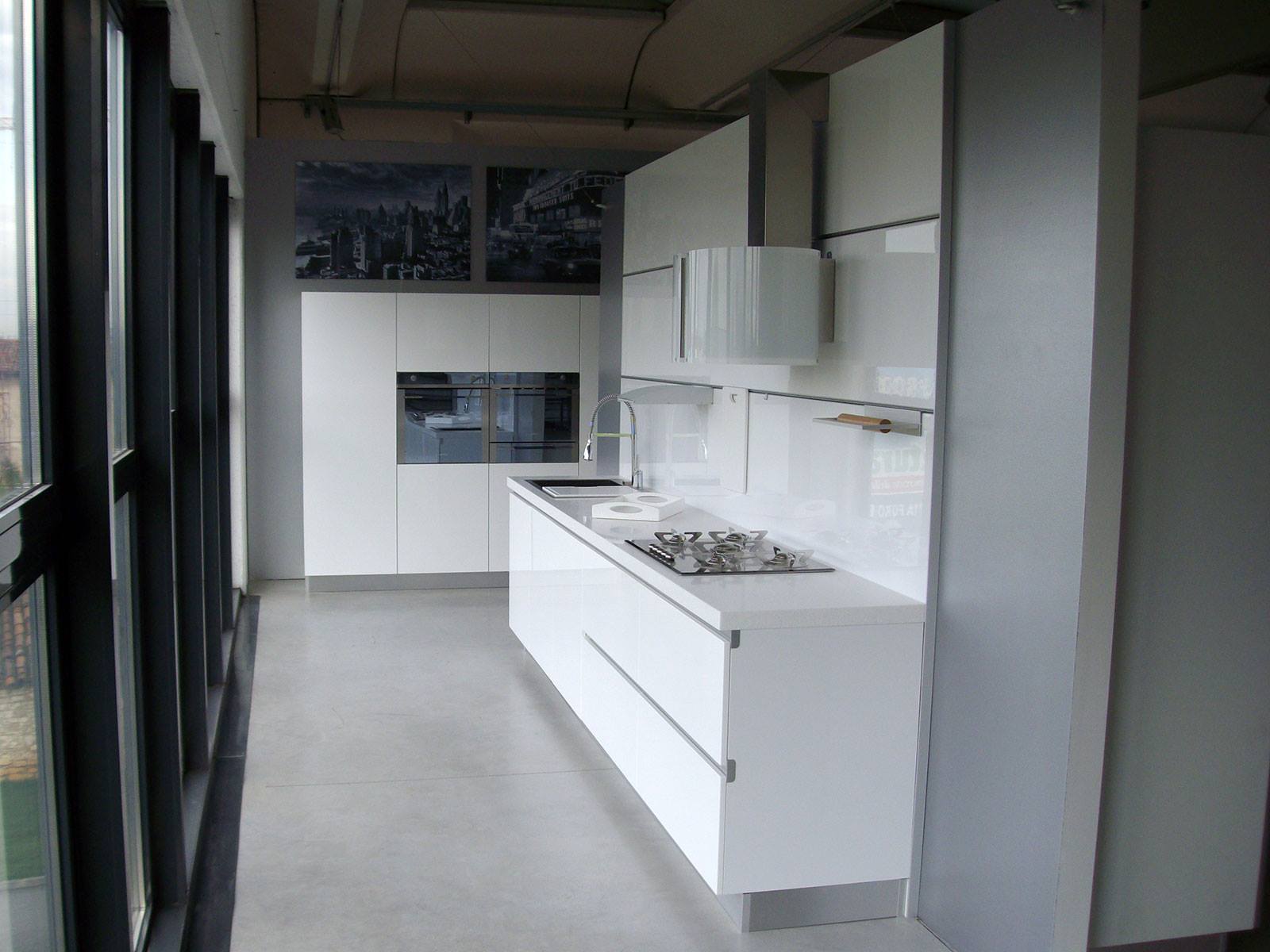 Cucina bianca laccata