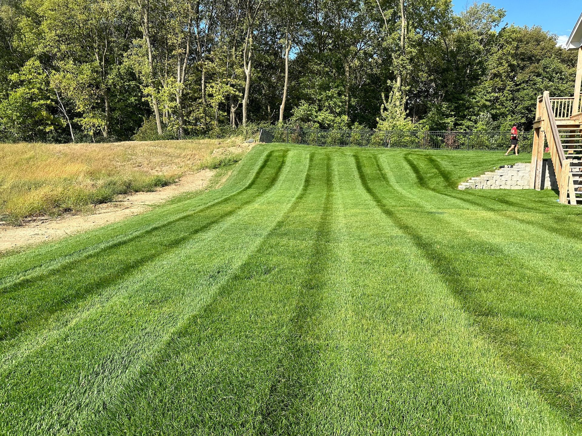 large commercial lot lawn mowing service.