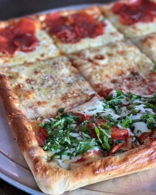 California-style Pizza - Restaurant in Sarasota, FL