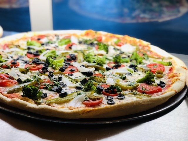 Califonia BBQ Pizza - Restaurant in Sarasota, FL